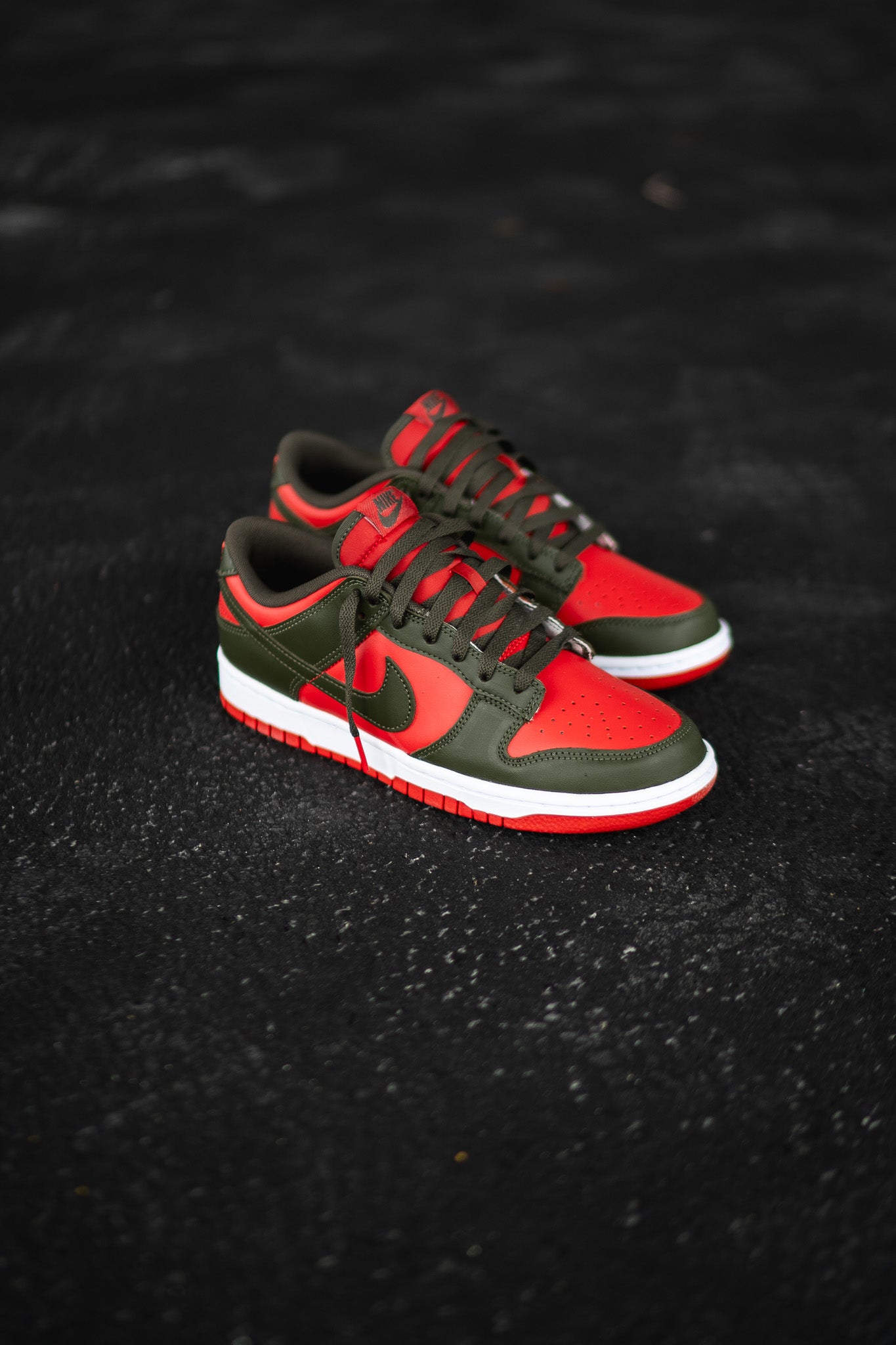 Mens Nike Dunk Low Retro (Mystic Red/Cargo Khaki)