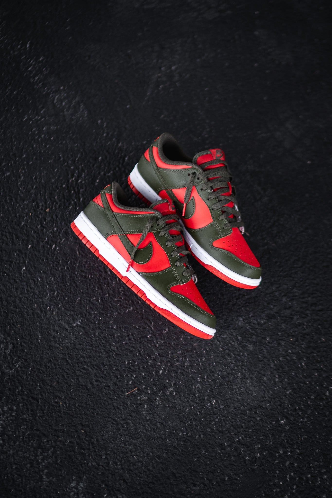 Mens Nike Dunk Low Retro (Mystic Red/Cargo Khaki)