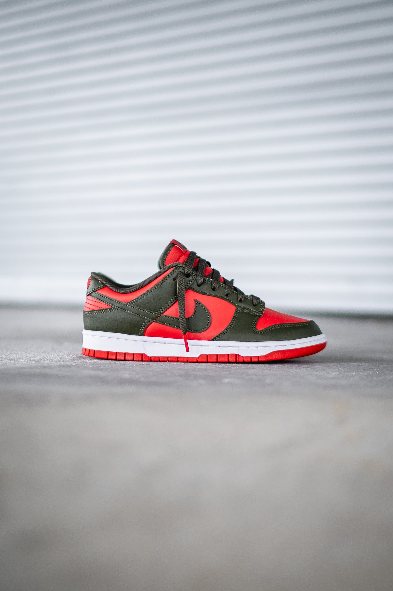 Mens Nike Dunk Low Retro (Mystic Red/Cargo Khaki)