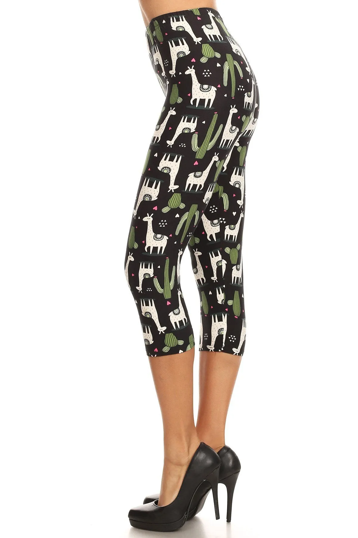 Women's Plus White Giraffe Green Cactus Printed Cropped Capri Leggings